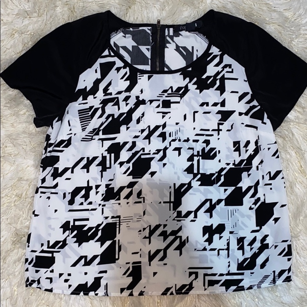 Black & Wight pattern shirt medium
